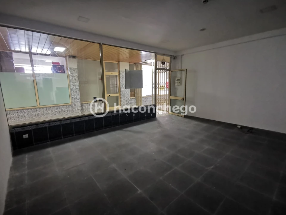 Loja para Venda em Arcozelo Foto 15