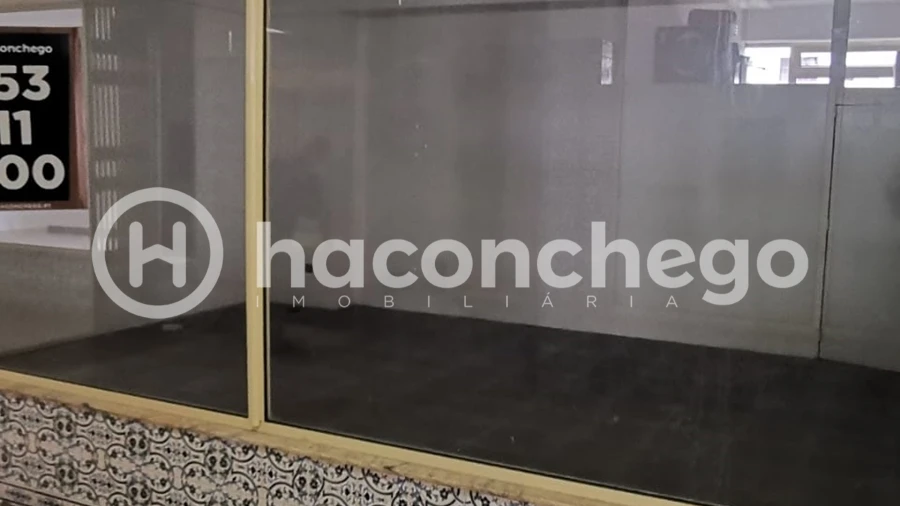 Loja para Venda em Arcozelo