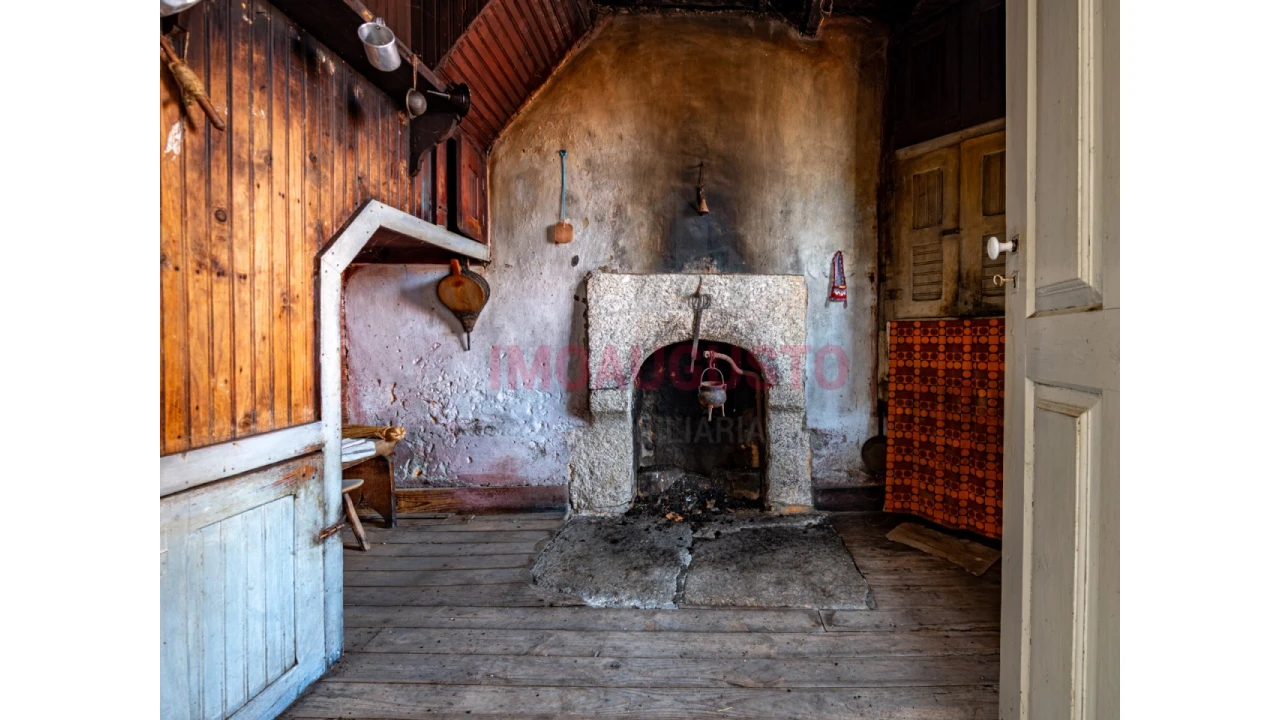 Moradia T2 para Venda em Castelo Mendo, Ade, Monteperobolso e Mesquitela Foto 7