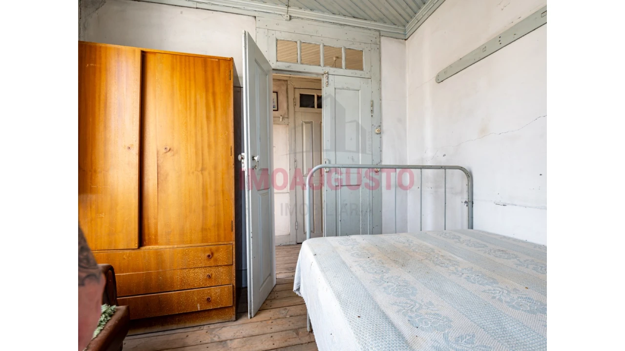 Moradia T2 para Venda em Castelo Mendo, Ade, Monteperobolso e Mesquitela Foto 9