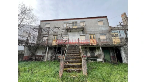 Moradia T4 para Venda em Castanheira