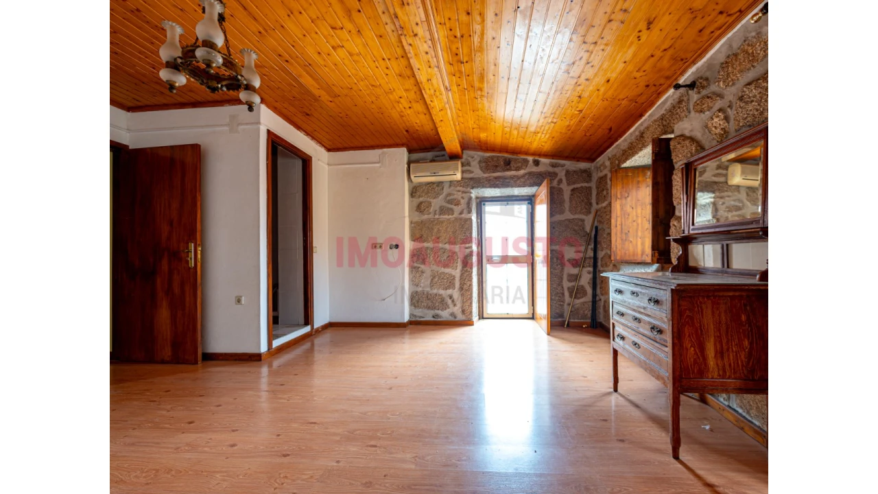 Moradia T1 para Venda em Paranhos Foto 9