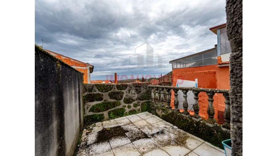 Moradia T1 para Venda em Paranhos Foto 10