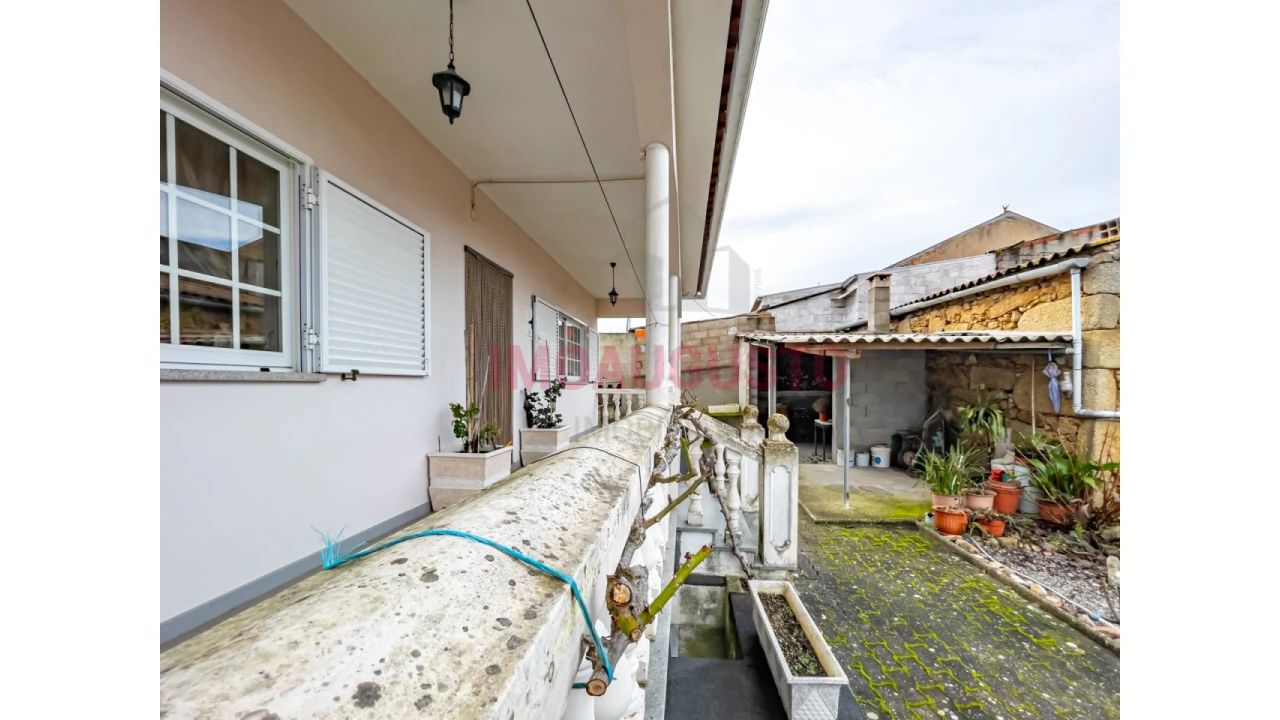 Moradia T4 para Venda em Freixo Foto 3