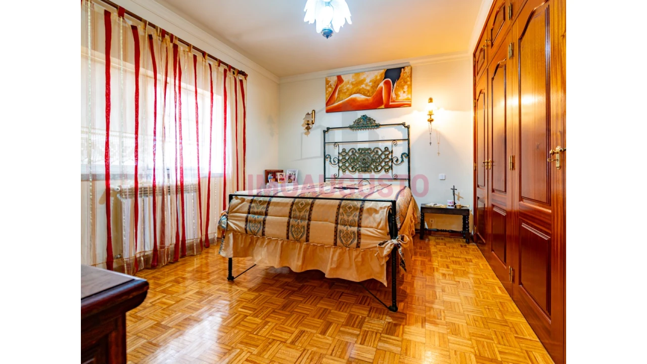 Moradia T4 para Venda em Freixo Foto 16