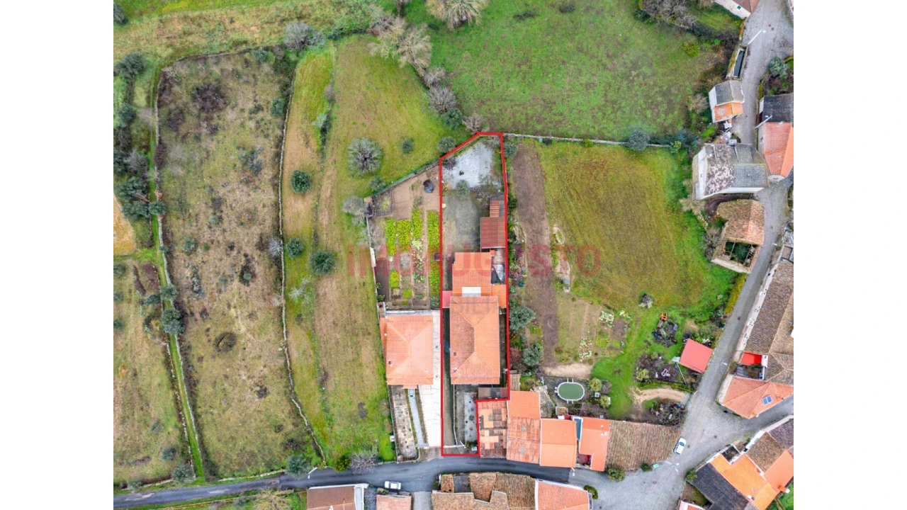 Moradia T4 para Venda em Freixo Foto 6