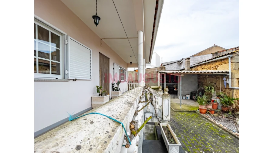 Moradia T4 para Venda em Freixo Foto 3