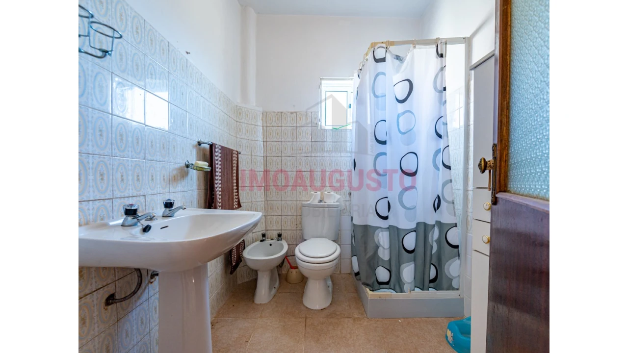 Moradia T4 para Venda em Vale de Espinho Foto 15