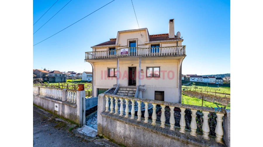 Moradia T4 para Venda em Vale de Espinho Foto 1