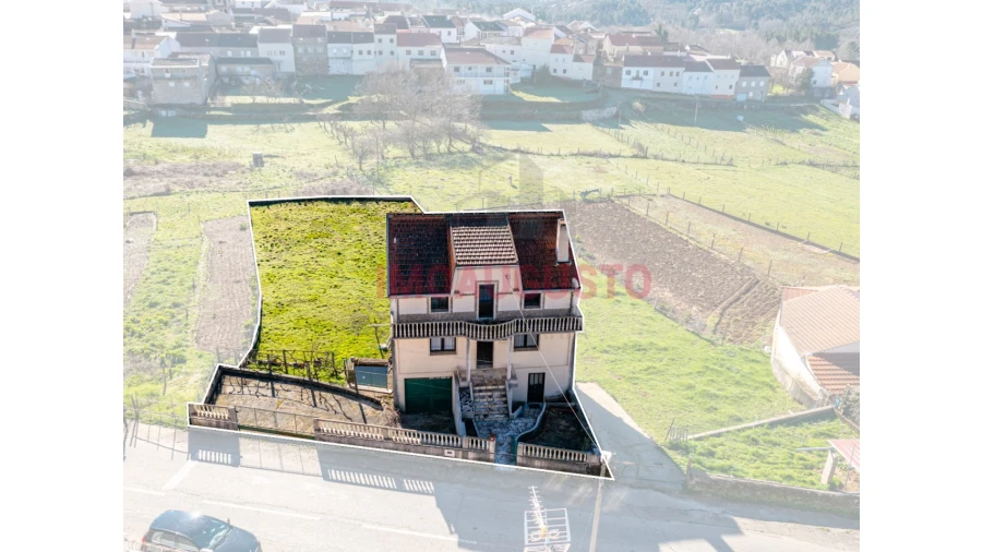 Moradia T4 para Venda em Vale de Espinho Foto 2