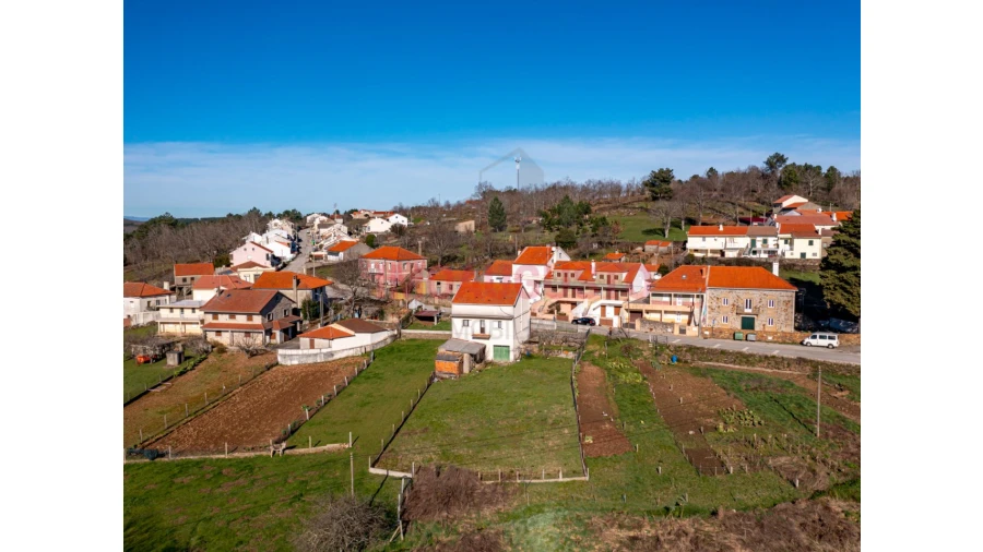 Moradia T4 para Venda em Vale de Espinho Foto 4