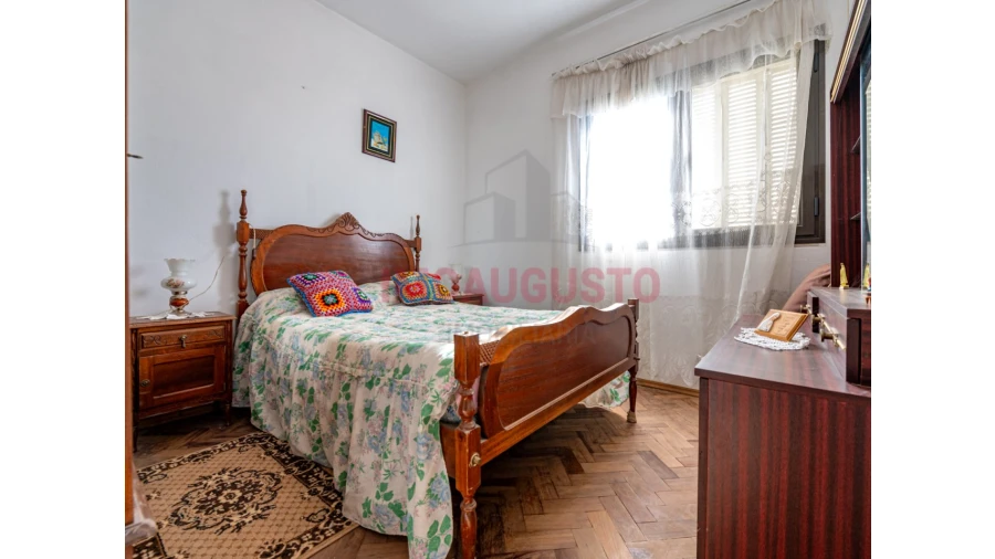 Moradia T4 para Venda em Vale de Espinho Foto 9