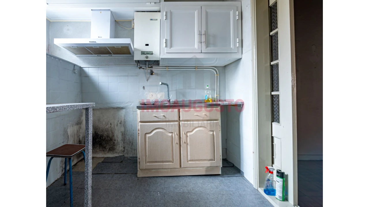 Moradia T2 para Venda em Paranhos Foto 4