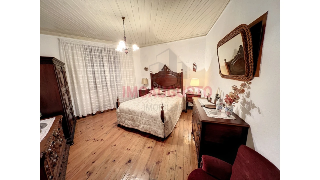 Moradia T6 para Venda em Gonçalo Foto 3