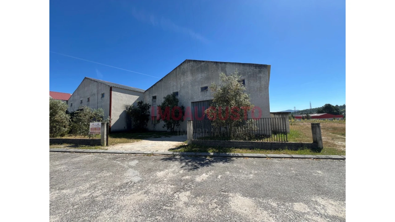 Armazém para Arrendamento em Forno Telheiro Foto 2