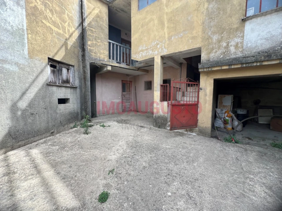 Moradia T2 para Venda em Souro Pires Foto 10