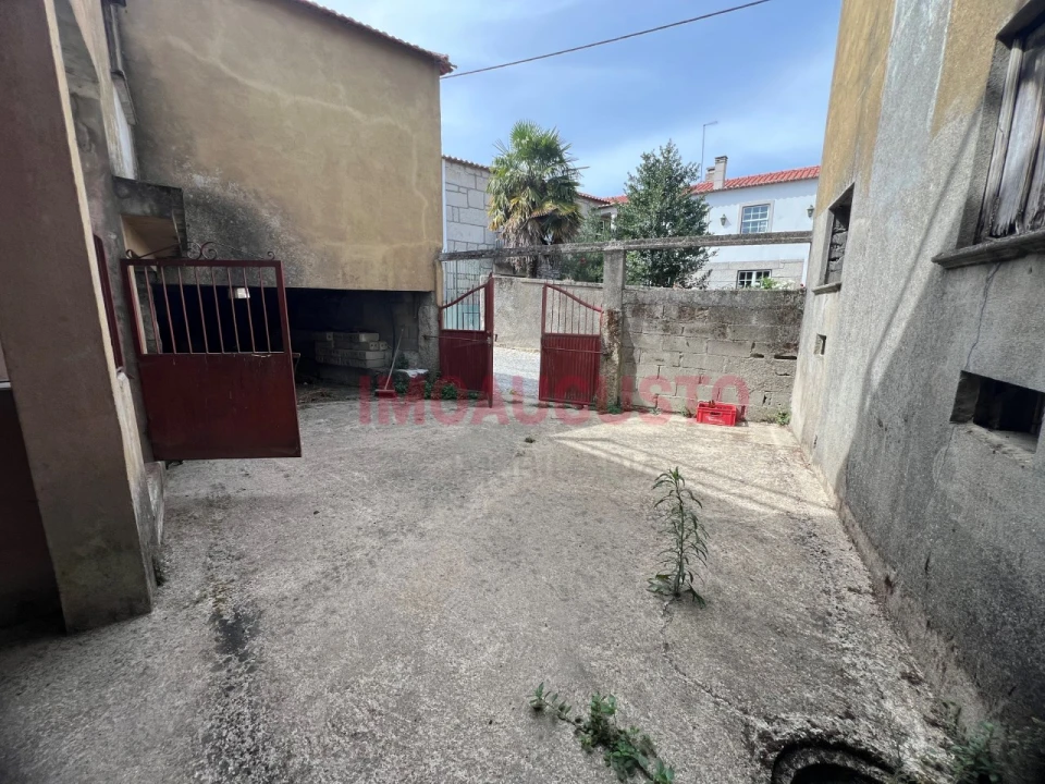 Moradia T2 para Venda em Souro Pires Foto 11