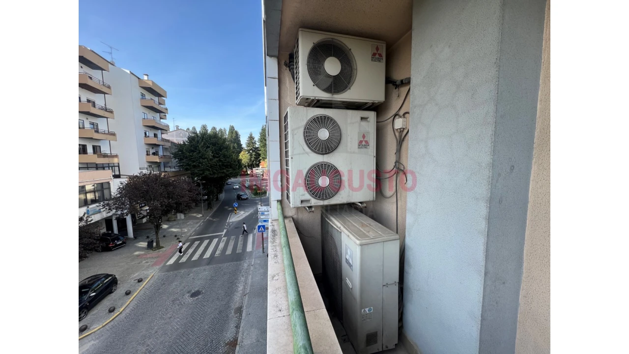 Escritório para Arrendamento em Guarda Foto 11