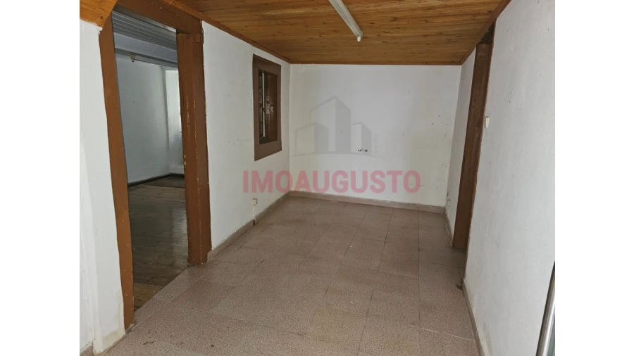 Loja para Arrendamento em Guarda Foto 3