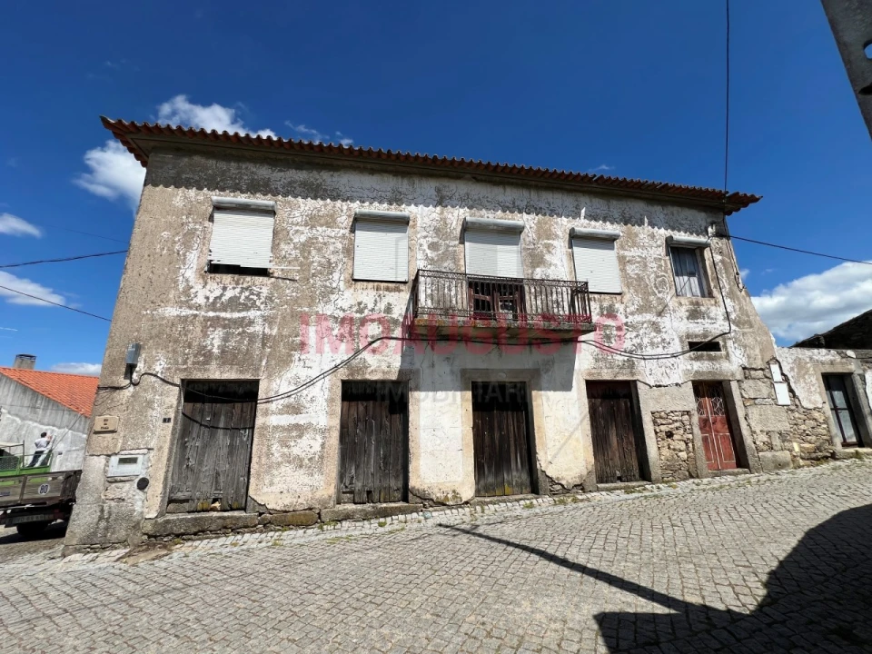 Moradia T4 para Venda em Vale da Mula Foto 1