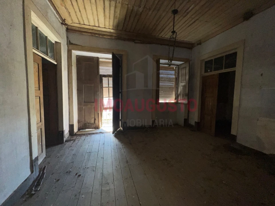 Moradia T4 para Venda em Vale da Mula Foto 10