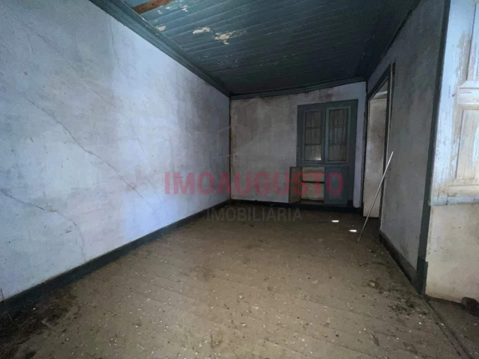 Moradia T4 para Venda em Vale da Mula Foto 11