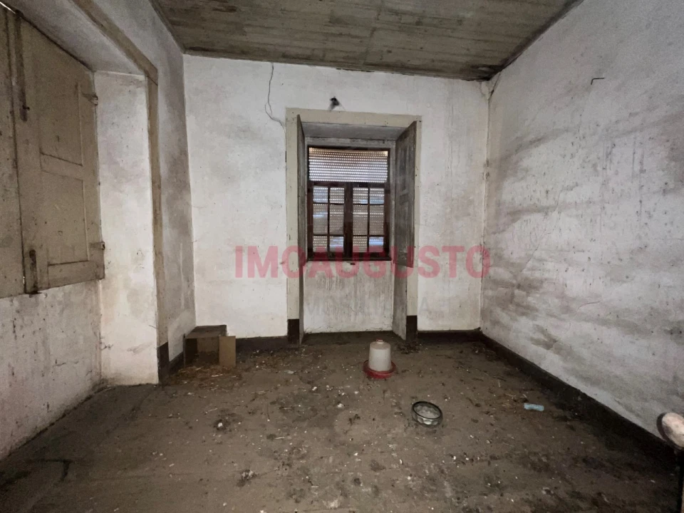 Moradia T4 para Venda em Vale da Mula Foto 12