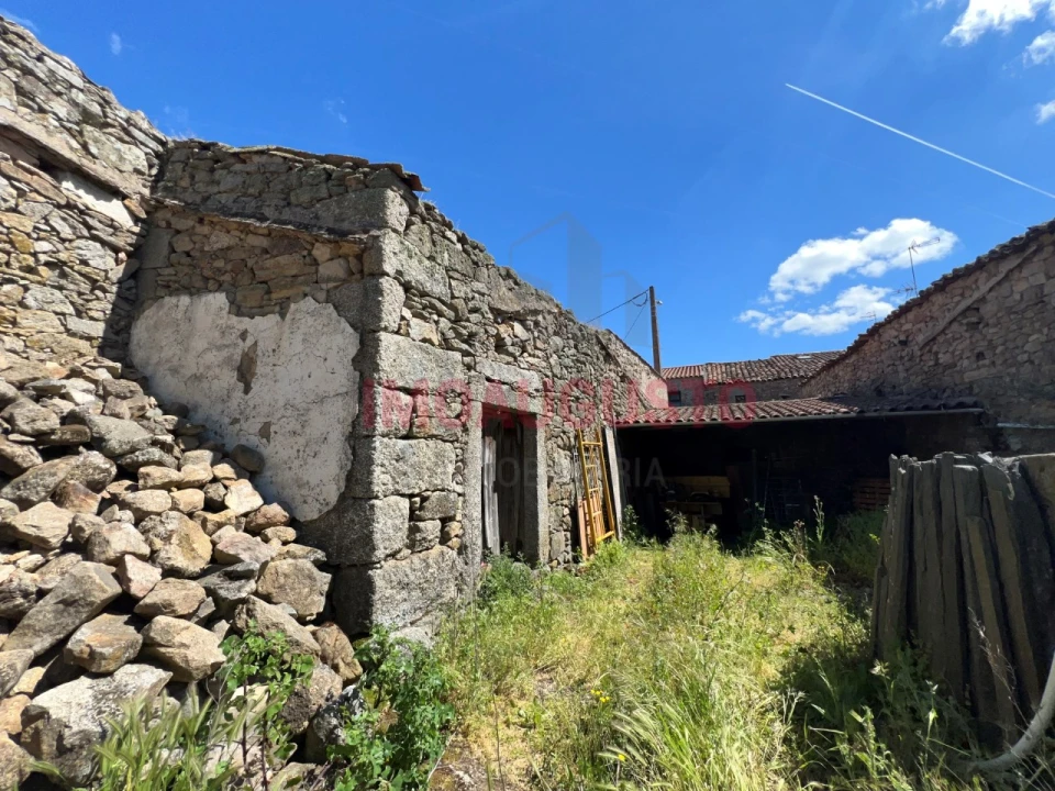 Moradia T4 para Venda em Vale da Mula Foto 19