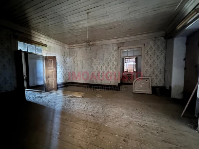 Moradia T4 para Venda em Vale da Mula Foto 5