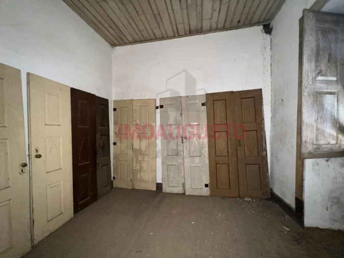 Moradia T4 para Venda em Vale da Mula Foto 8