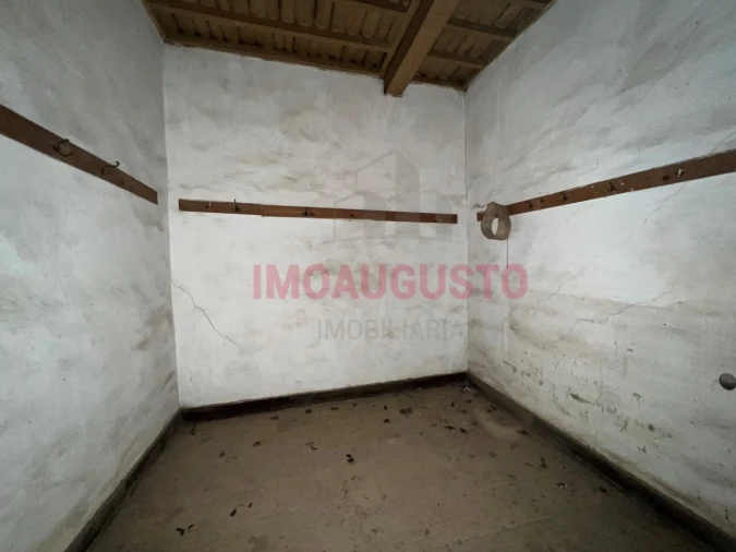 Moradia T4 para Venda em Vale da Mula Foto 9