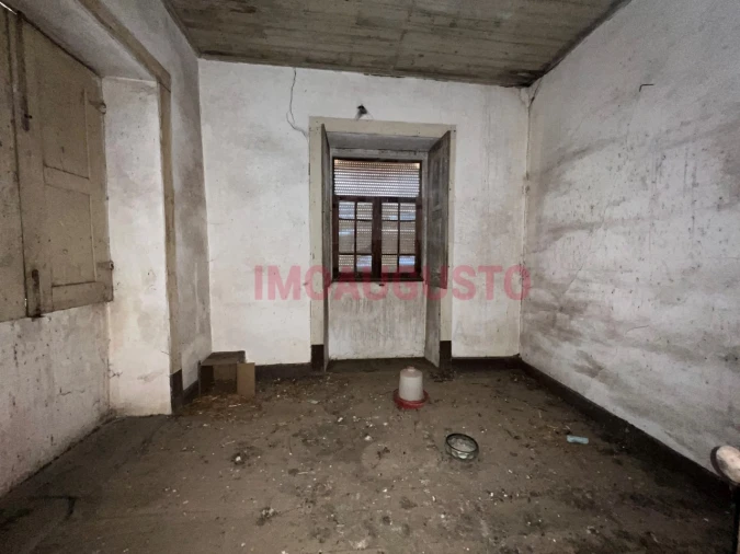 Moradia T4 para Venda em Vale da Mula Foto 12