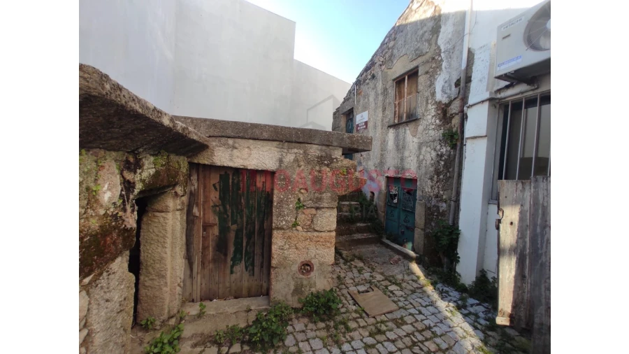 Moradia T2 para Venda em Melo e Nabais Foto 1