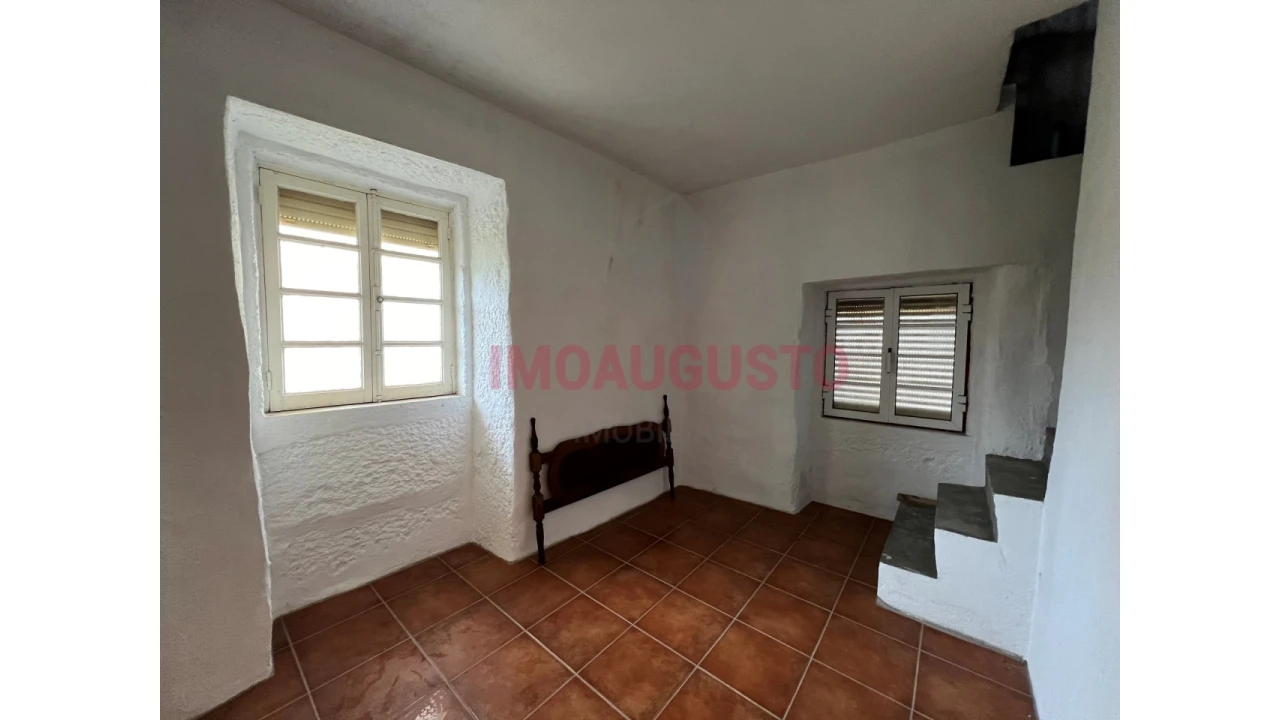 Moradia T2 para Venda em Corujeira e Trinta Foto 11