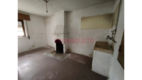 Moradia T4 para Venda em Guarda