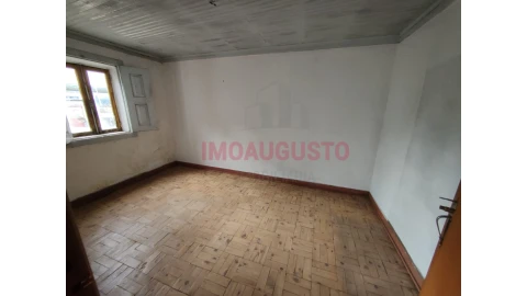 Moradia T4 para Venda em Guarda