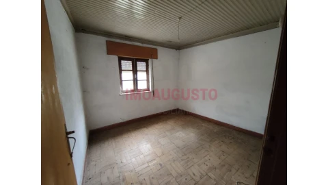 Moradia T4 para Venda em Guarda