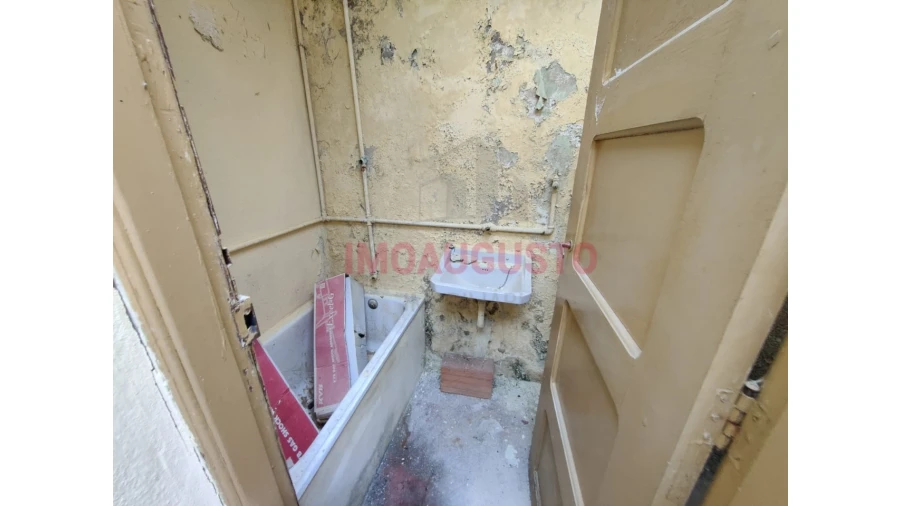 Moradia T4 para Venda em Guarda Foto 9