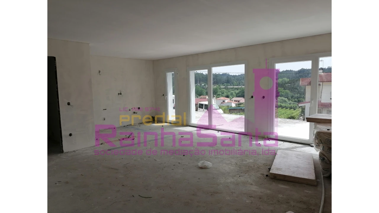 Moradia T3 para Venda em Antuzede e Vil de Matos Foto 2