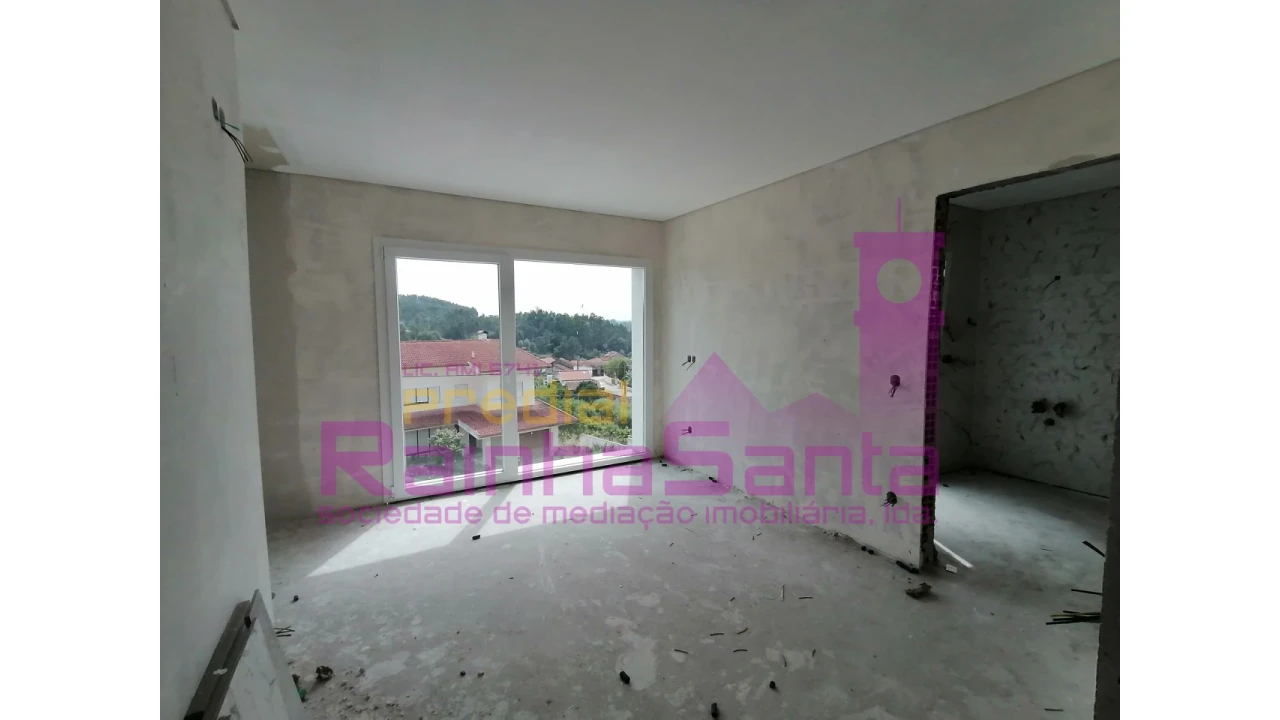 Moradia T3 para Venda em Antuzede e Vil de Matos Foto 37