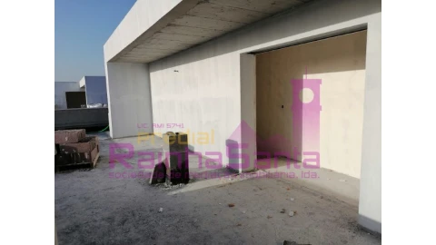 Moradia T3 para Venda em Antuzede e Vil de Matos