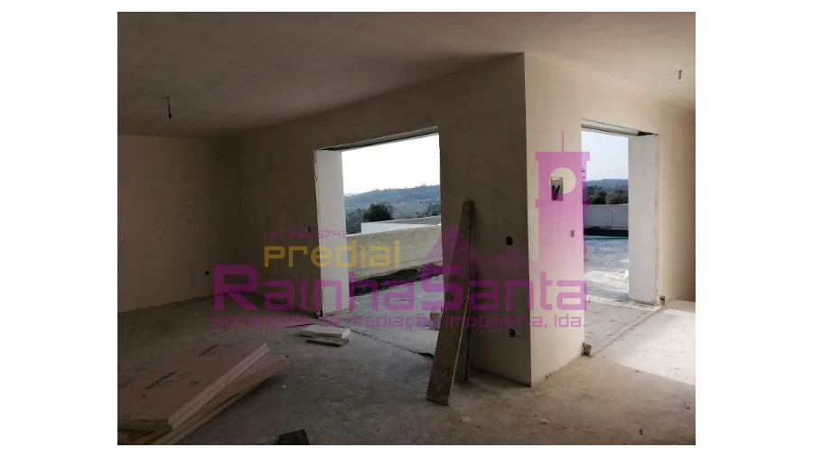 Moradia T3 para Venda em Antuzede e Vil de Matos Foto 3