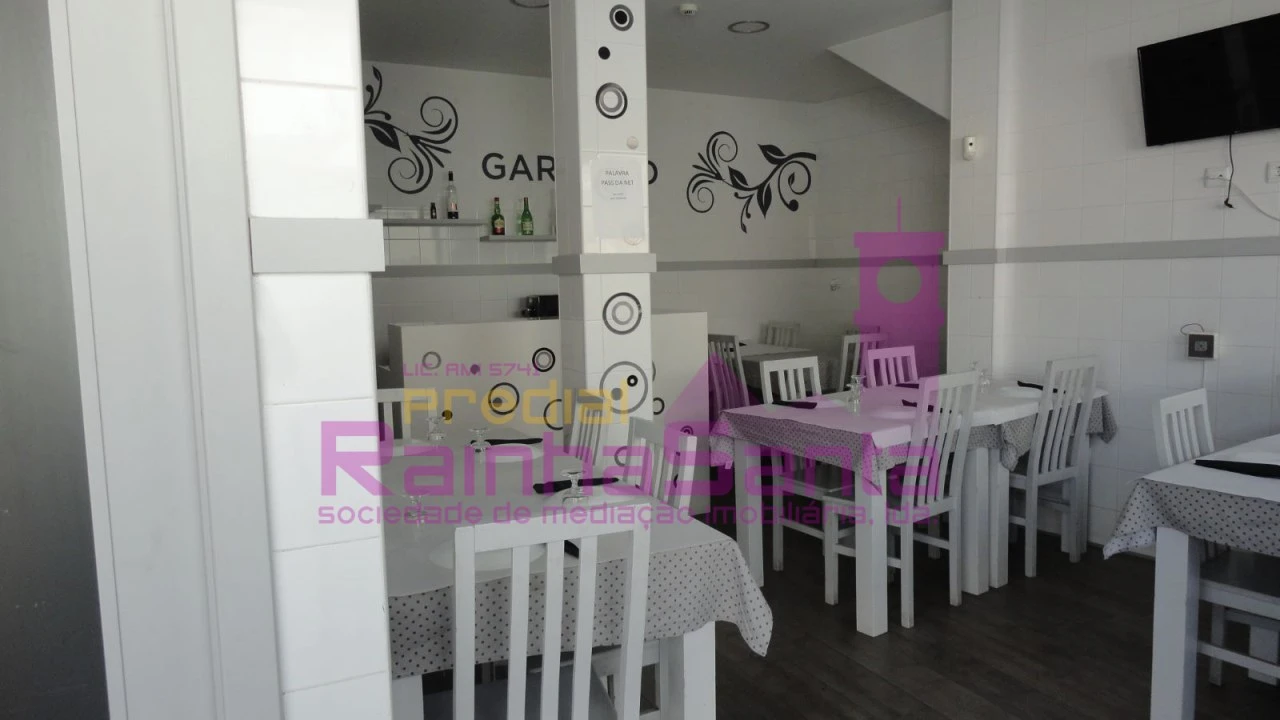 Negócio para Venda em Vila Nova de Anços Foto 2