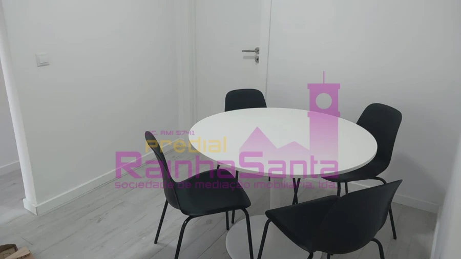 Moradia T9 para Venda em Ajuda Foto 12