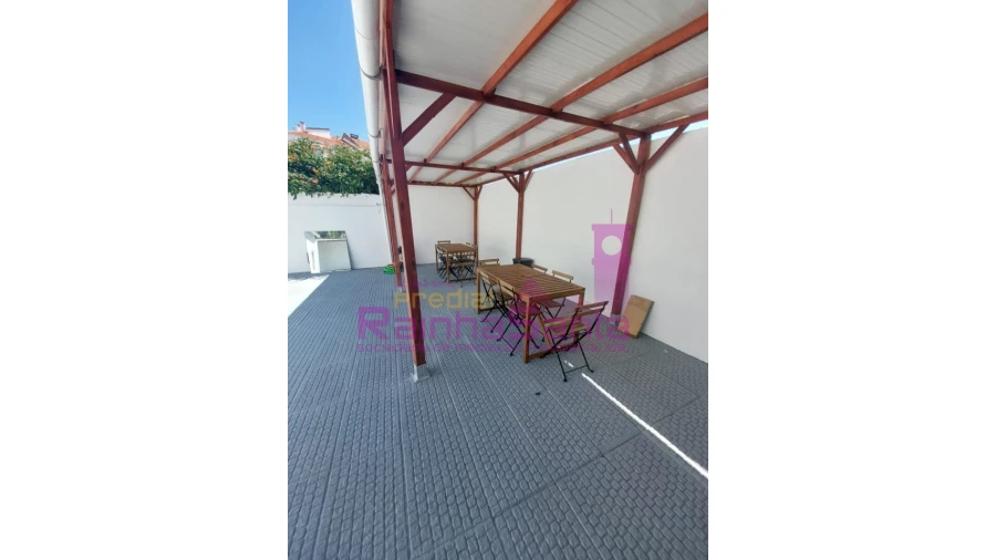 Moradia T9 para Venda em Ajuda Foto 14