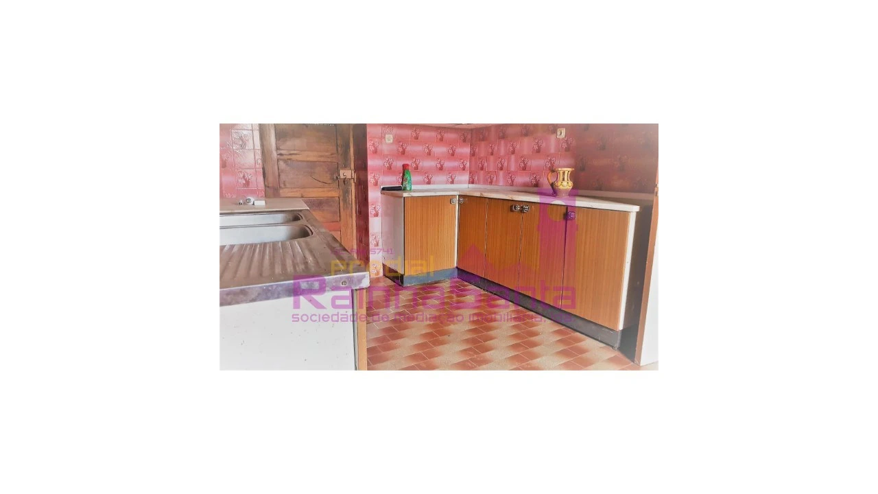 Moradia T3 para Venda em Poiares (Santo Andre) Foto 11