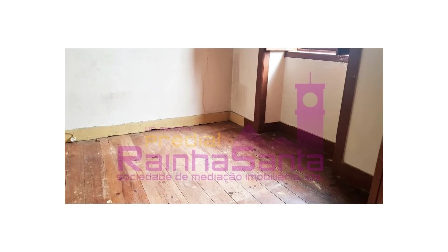 Moradia T3 para Venda em Poiares (Santo Andre) Foto 6