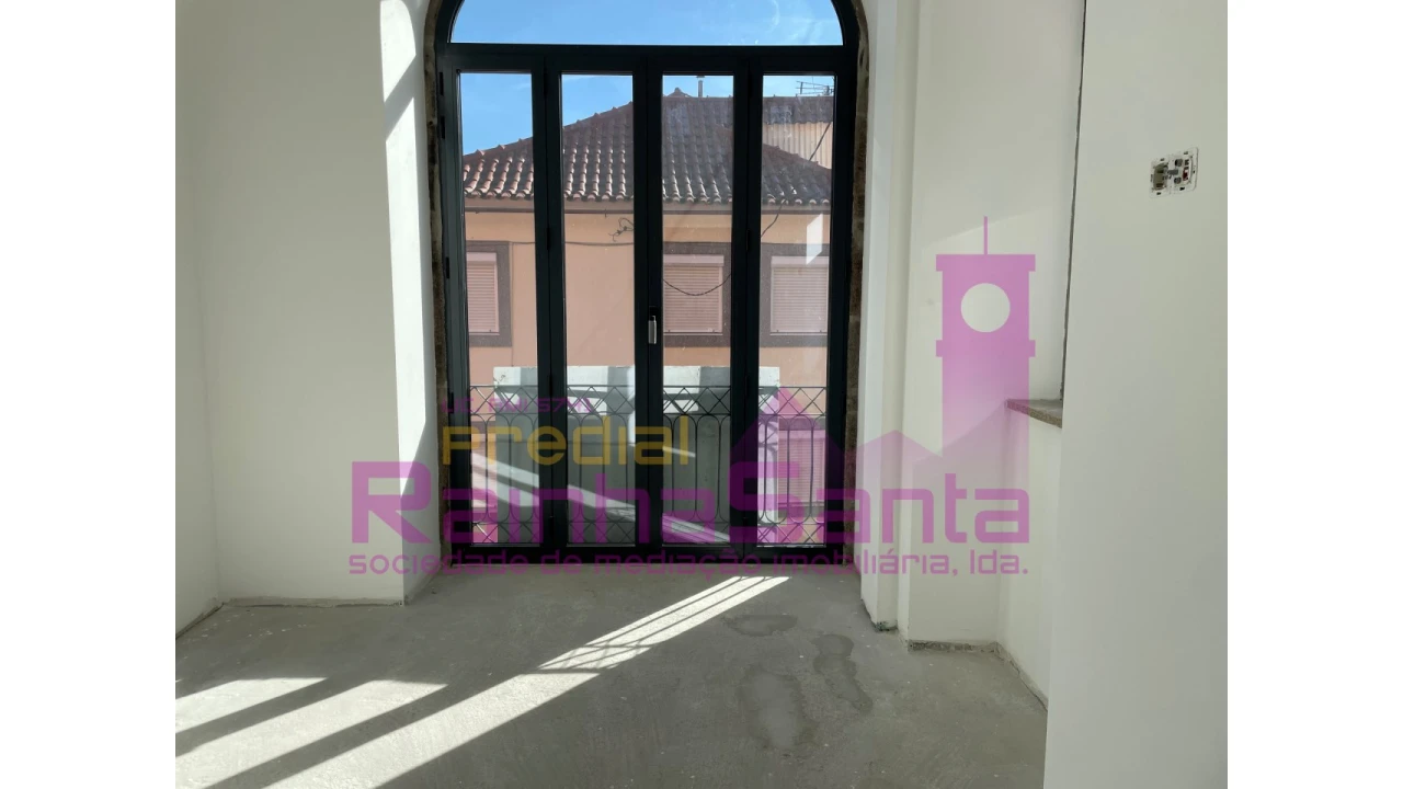 Prédio para Venda em Vila Cova de Alva e Anseriz Foto 13