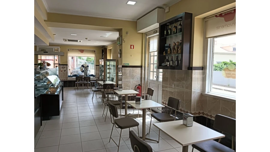 Negócio para Cedência de Quotas em Salreu