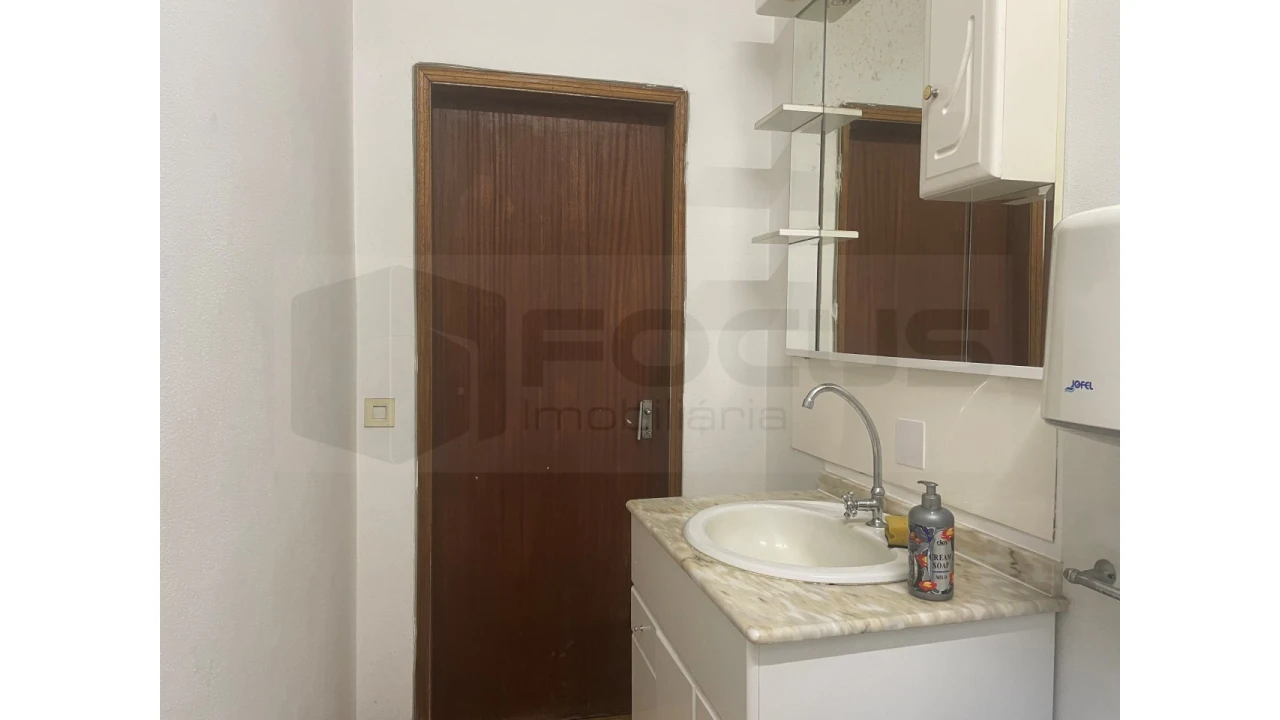 Armazém para Venda em Avelãs de Caminho Foto 8